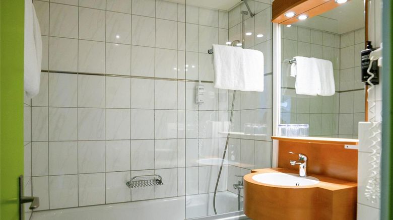 <b>Ibis Styles Luzern City Room</b>. Images powered by <a href="https://iceportal.shijigroup.com/" title="IcePortal" target="_blank">IcePortal</a>.