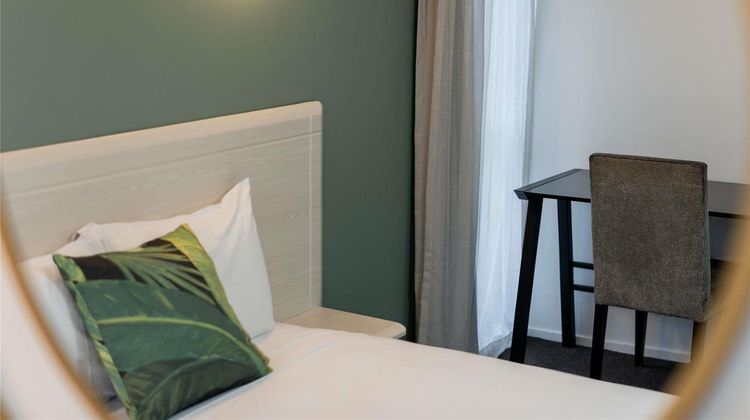 Mantra Central Wellington Room