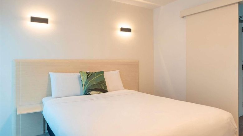 <b>Mantra Central Wellington Room</b>. Images powered by <a href="https://iceportal.shijigroup.com/" title="IcePortal" target="_blank">IcePortal</a>.