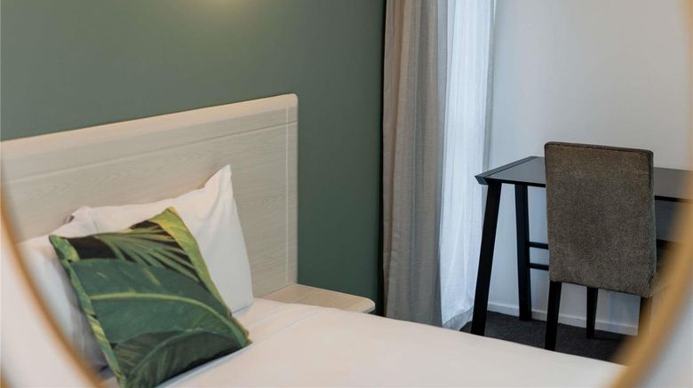 <b>Mantra Central Wellington Room</b>. Images powered by <a href="https://iceportal.shijigroup.com/" title="IcePortal" target="_blank">IcePortal</a>.