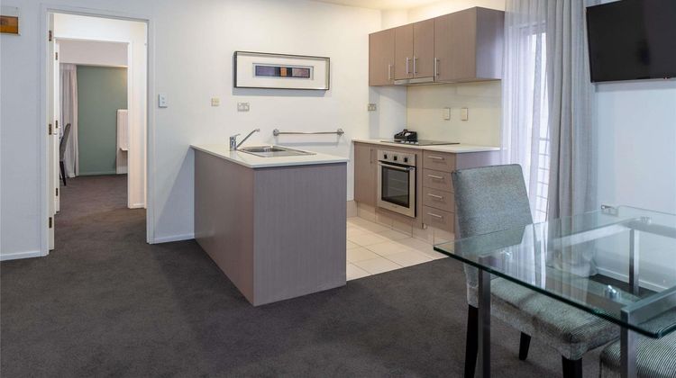 Mantra Central Wellington Room