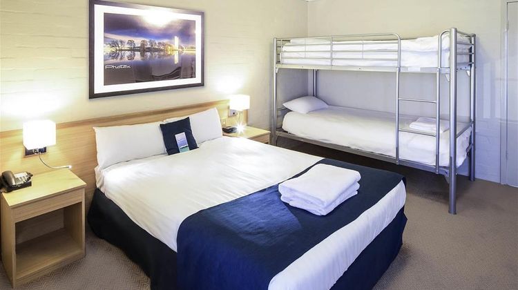 Ibis Styles Canberra Room