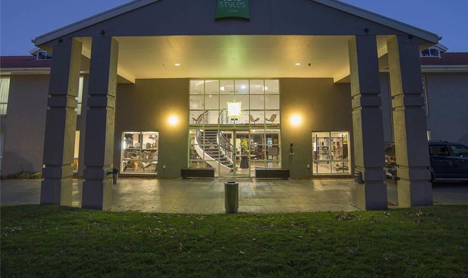 Ibis Styles Canberra Exterior