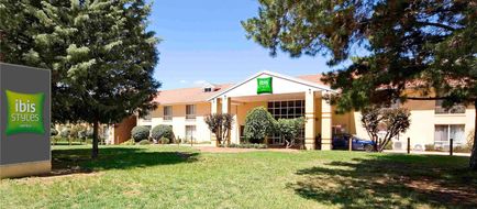 Ibis Styles Canberra Exterior