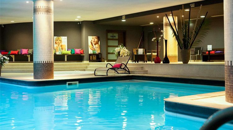 Hotel Parc Beaumont MGallery by Sofitel Pool