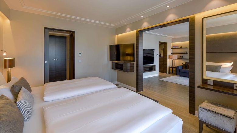 <b>Pullman Munich Suite</b>. Images powered by <a href="https://iceportal.shijigroup.com/" title="IcePortal" target="_blank">IcePortal</a>.