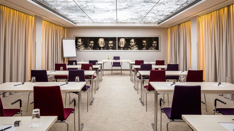<b>Pullman Munich Meeting</b>. Images powered by <a href="https://iceportal.shijigroup.com/" title="IcePortal" target="_blank">IcePortal</a>.