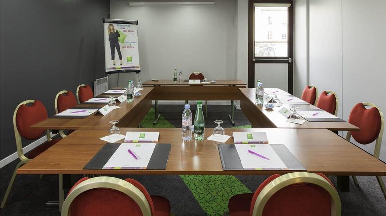 <b>Ibis Styles Reims Centre Cathedrale Meeting</b>. Images powered by <a href="https://iceportal.shijigroup.com/" title="IcePortal" target="_blank">IcePortal</a>.