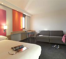 Ibis Styles Valence Romans TGV Room