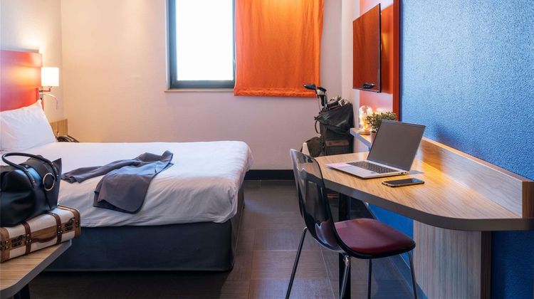 Ibis Styles Valence Romans TGV Room