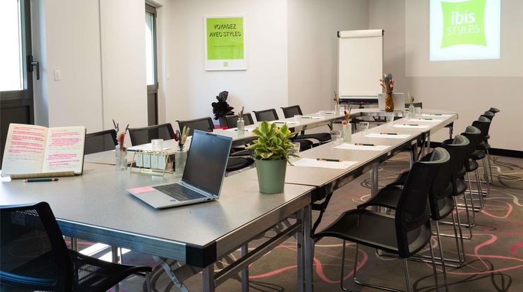 Ibis Styles Valence Romans TGV Meeting