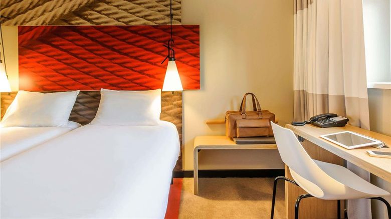 <b>Ibis Hamburg City Room</b>. Images powered by <a href="https://iceportal.shijigroup.com/" title="IcePortal" target="_blank">IcePortal</a>.