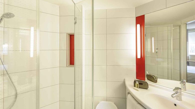 <b>Ibis Hamburg City Room</b>. Images powered by <a href="https://iceportal.shijigroup.com/" title="IcePortal" target="_blank">IcePortal</a>.