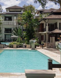 Pullman Palm Cove Sea Temple Resort/Spa