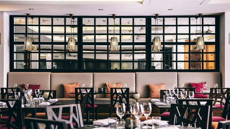 Pullman Palm Cove Sea Temple Resort/Spa Restaurant