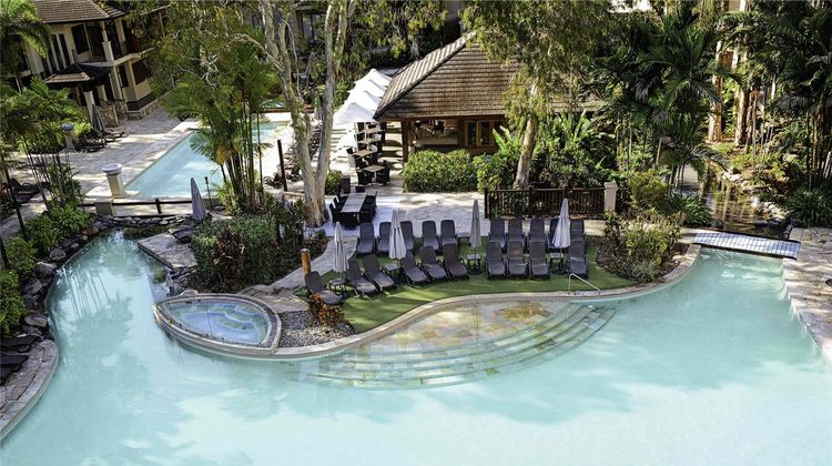 Pullman Palm Cove Sea Temple Resort/Spa Pool