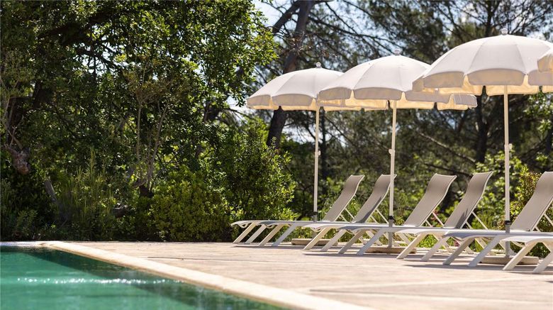 <b>Mercure Brignoles Golf de Barbaroux Pool</b>. Images powered by <a href="https://iceportal.shijigroup.com/" title="IcePortal" target="_blank">IcePortal</a>.