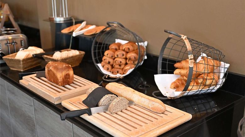 <b>Mercure Brignoles Golf de Barbaroux Restaurant</b>. Images powered by <a href="https://iceportal.shijigroup.com/" title="IcePortal" target="_blank">IcePortal</a>.