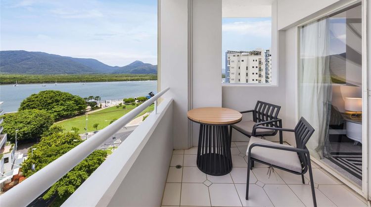 Pullman Cairns International Room