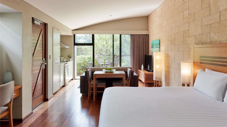 <b>Pullman Resort Bunker Bay Room</b>. Images powered by <a href="https://iceportal.shijigroup.com/" title="IcePortal" target="_blank">IcePortal</a>.