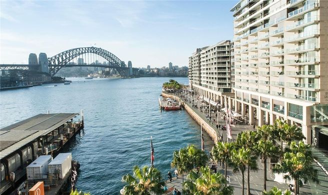 Pullman Quay Grand Sydney Harbour Exterior