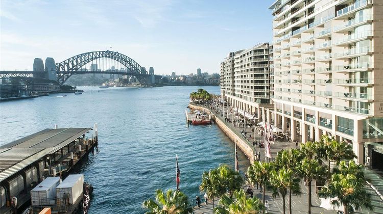 Pullman Quay Grand Sydney Harbour Exterior