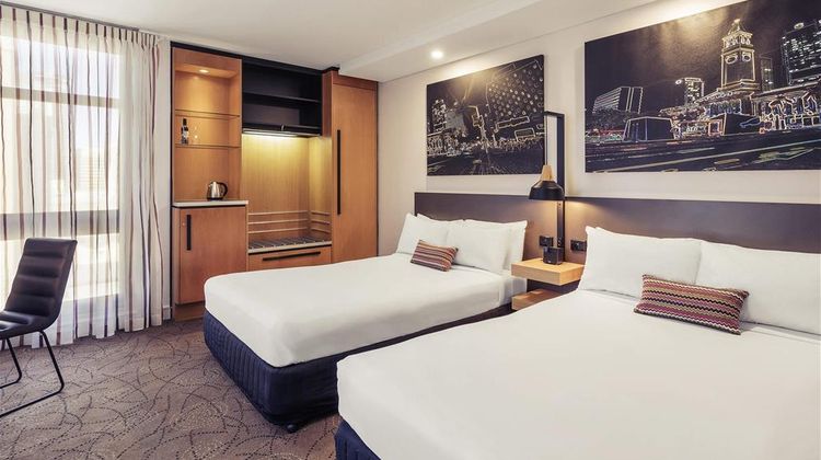 Mercure Brisbane King George Square Room