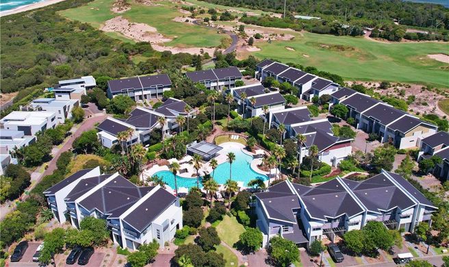 Pullman Magenta Shores Resort Exterior
