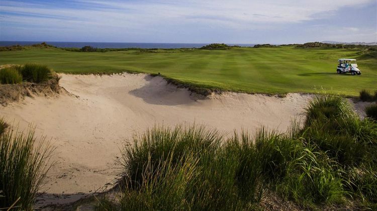 Pullman Magenta Shores Resort Golf