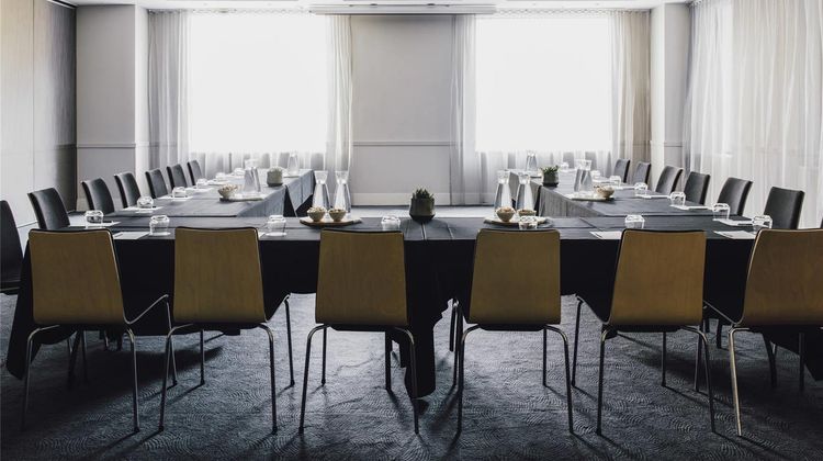 The Como Melbourne Meeting