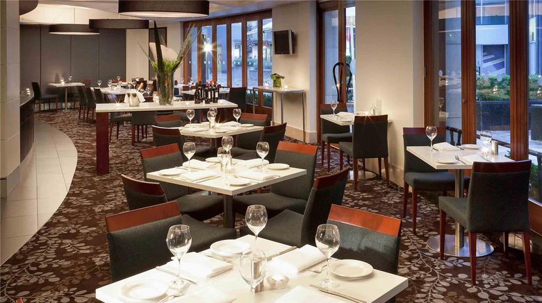 <b>Quay West Suites Melbourne Restaurant</b>. Images powered by <a href="https://iceportal.shijigroup.com/" title="IcePortal" target="_blank">IcePortal</a>.