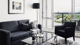 <b>Quay West Suites Melbourne Room</b>. Images powered by <a href="https://iceportal.shijigroup.com/" title="IcePortal" target="_blank">IcePortal</a>.