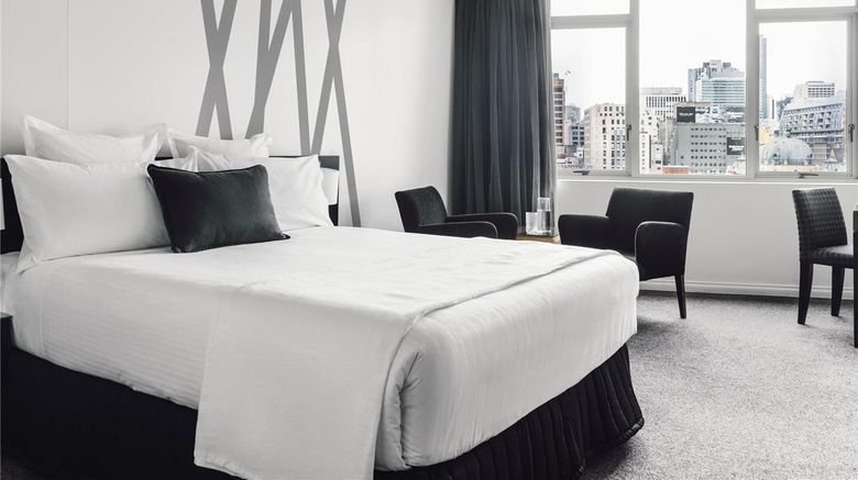 <b>Quay West Suites Melbourne Room</b>. Images powered by <a href="https://iceportal.shijigroup.com/" title="IcePortal" target="_blank">IcePortal</a>.