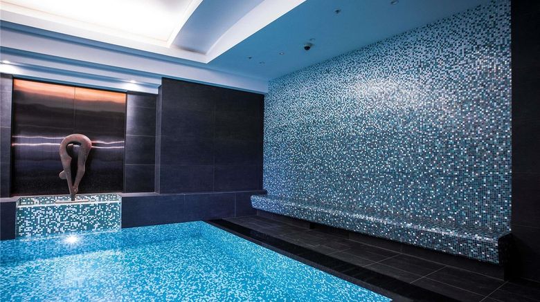 <b>Quay West Suites Melbourne Pool</b>. Images powered by <a href="https://iceportal.shijigroup.com/" title="IcePortal" target="_blank">IcePortal</a>.