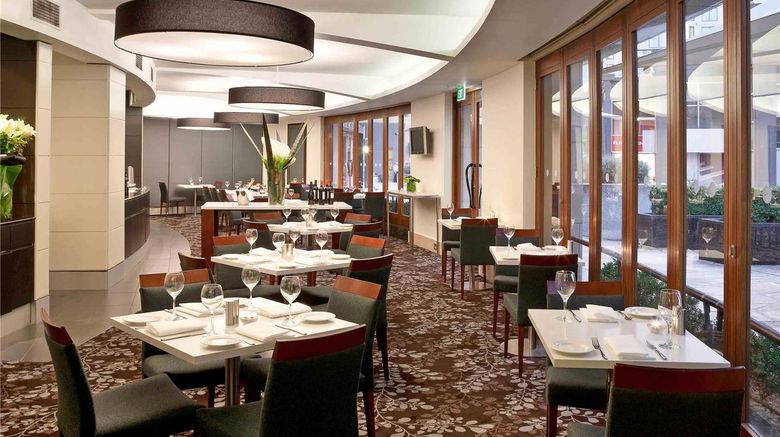 <b>Quay West Suites Melbourne Restaurant</b>. Images powered by <a href="https://iceportal.shijigroup.com/" title="IcePortal" target="_blank">IcePortal</a>.