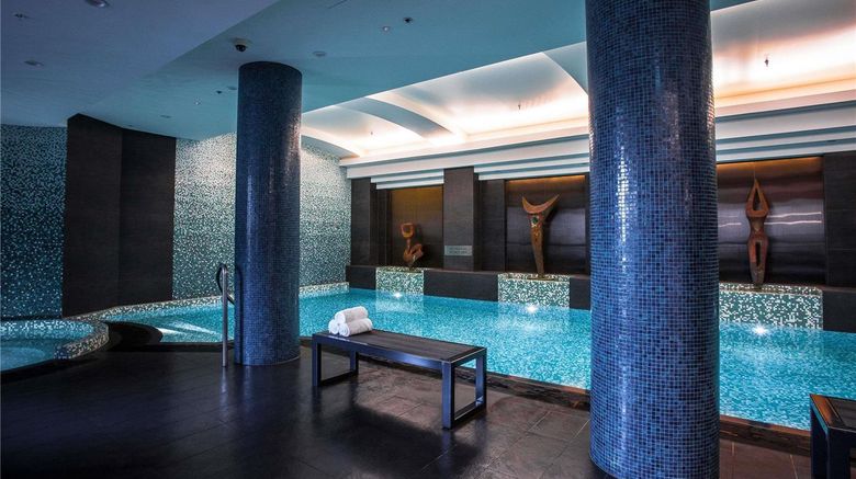 <b>Quay West Suites Melbourne Pool</b>. Images powered by <a href="https://iceportal.shijigroup.com/" title="IcePortal" target="_blank">IcePortal</a>.