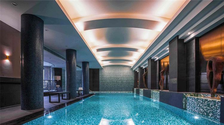 Quay West Suites Melbourne Pool