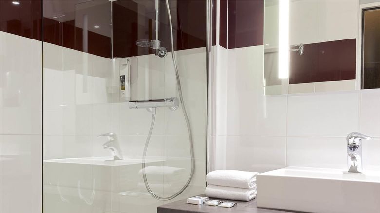 <b>Mercure Paris 19 Philharmonie Room</b>. Images powered by <a href="https://iceportal.shijigroup.com/" title="IcePortal" target="_blank">IcePortal</a>.