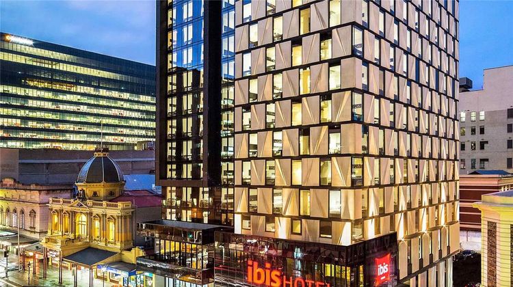 Ibis Adelaide Exterior