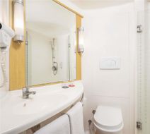 Ibis Gading Serpong Room