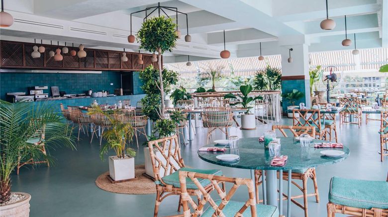 <b>Sofitel Abidjan Hotel Ivoire Restaurant</b>. Images powered by <a href="https://iceportal.shijigroup.com/" title="IcePortal" target="_blank">IcePortal</a>.
