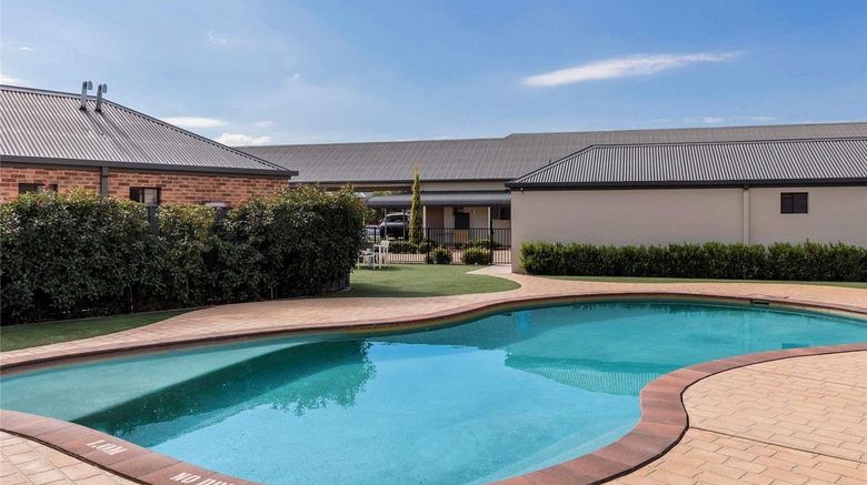 <b>Mercure Wagga Wagga Exterior</b>. Images powered by <a href="https://iceportal.shijigroup.com/" title="IcePortal" target="_blank">IcePortal</a>.