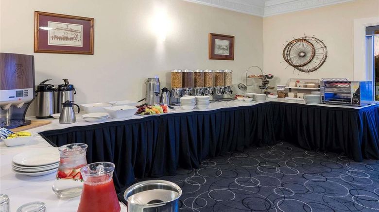 <b>Mercure Wagga Wagga Restaurant</b>. Images powered by <a href="https://iceportal.shijigroup.com/" title="IcePortal" target="_blank">IcePortal</a>.