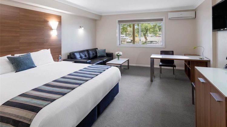 Mercure Wagga Wagga Room