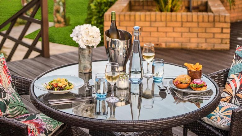 <b>Mercure Milton Keynes Abbey Hill Restaurant</b>. Images powered by <a href="https://iceportal.shijigroup.com/" title="IcePortal" target="_blank">IcePortal</a>.