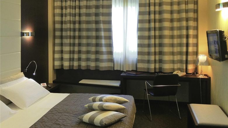 <b>Mercure Bergamo Aeroporto Room</b>. Images powered by <a href="https://iceportal.shijigroup.com/" title="IcePortal" target="_blank">IcePortal</a>.