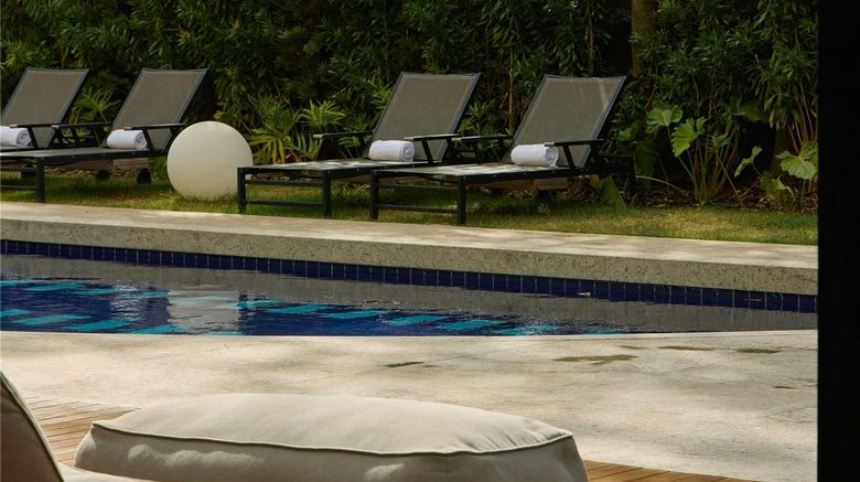<b>Caesar Business Belo Horizonte Belvedere Pool</b>. Images powered by <a href="https://iceportal.shijigroup.com/" title="IcePortal" target="_blank">IcePortal</a>.