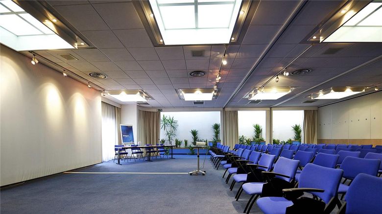 <b>Novotel Caserta Sud Meeting</b>. Images powered by <a href="https://iceportal.shijigroup.com/" title="IcePortal" target="_blank">IcePortal</a>.