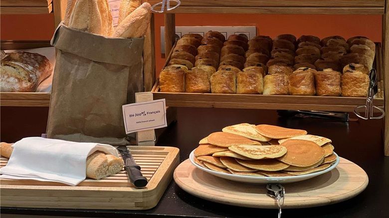 <b>Novotel Marseille Centre Prado Restaurant</b>. Images powered by <a href="https://iceportal.shijigroup.com/" title="IcePortal" target="_blank">IcePortal</a>.