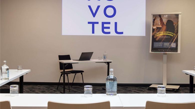 <b>Novotel Marseille Centre Prado Meeting</b>. Images powered by <a href="https://iceportal.shijigroup.com/" title="IcePortal" target="_blank">IcePortal</a>.